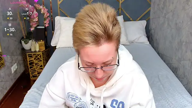 AlexandraGreen online show from October 2025 03:55:02 PM