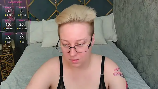 AlexandraGreen online show from December 2025 09:03:02 PM