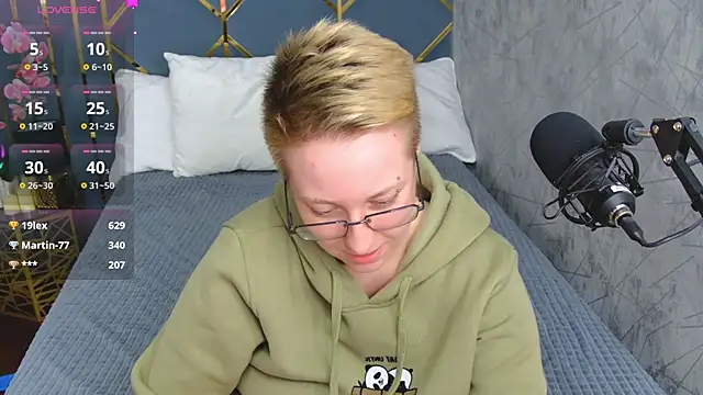AlexandraGreen online show from October 2025 04:13:02 AM