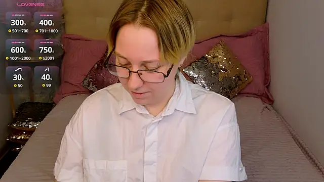 AlexandraGreen online show from June 2026 09:31:02 PM