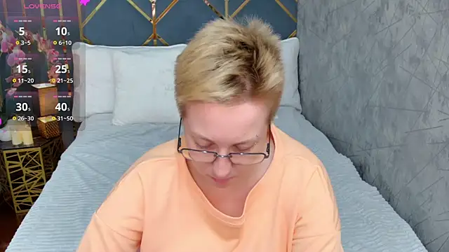AlexandraGreen online show from October 2025 09:05:01 PM