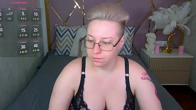 AlexandraGreen online show from November 2025 09:03:02 PM