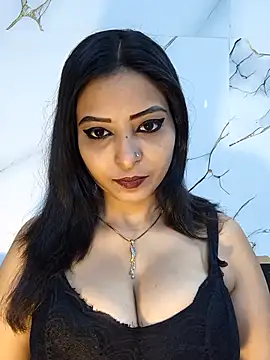 QUEEN-ADITI online show from April 2026 06:03:01 PM