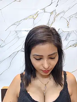 QUEEN-ADITI online show from February 2026 04:40:02 PM