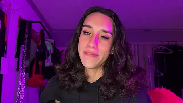 xoFrankie online show from November 2025 02:15:01 AM