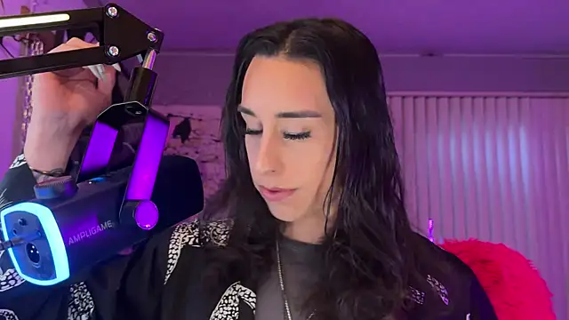 xoFrankie online show from April 2026 01:42:01 AM