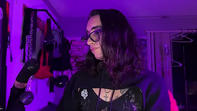 xoFrankie online show from November 2025 03:21:02 AM