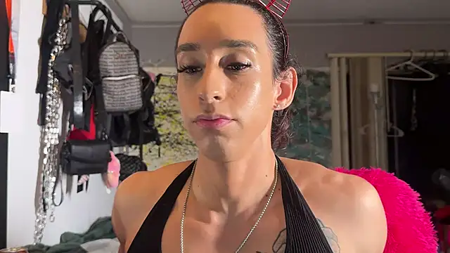 xoFrankie online show from November 2025 03:13:02 AM