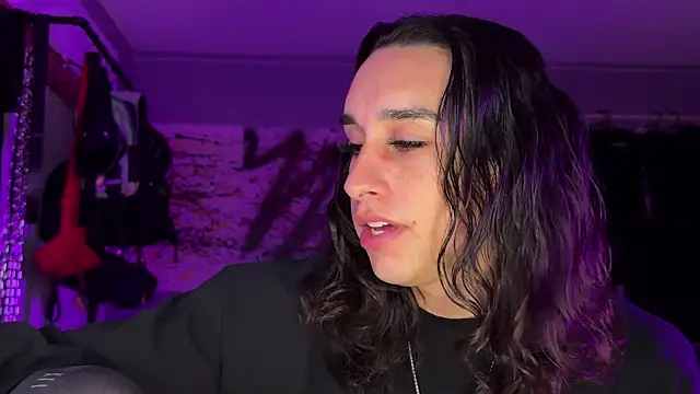 xoFrankie online show from November 2025 03:10:02 AM