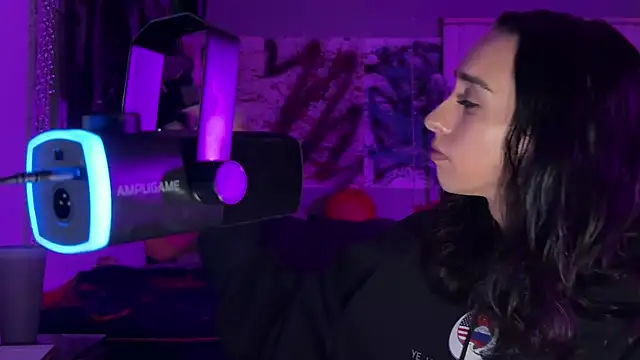 xoFrankie online show from April 2026 01:57:01 AM