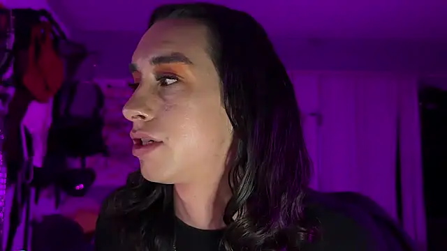 xoFrankie online show from December 2025 04:38:02 AM