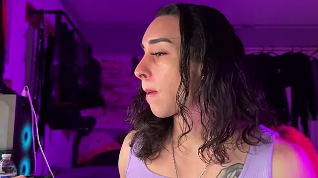 xoFrankie online show from November 2025 02:44:02 AM