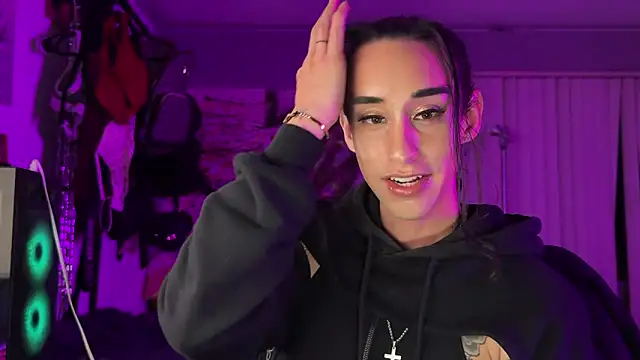 xoFrankie online show from December 2025 01:52:02 AM