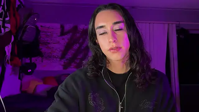 xoFrankie online show from December 2025 08:05:01 AM