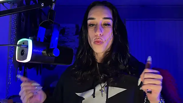 xoFrankie online show from April 2026 06:59:01 AM