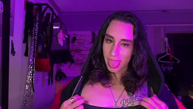 xoFrankie online show from October 2025 01:49:02 AM