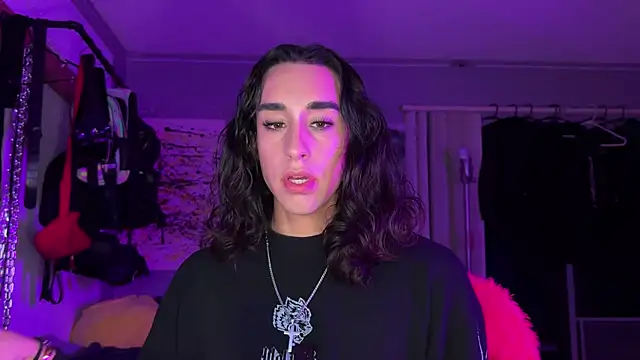 xoFrankie online show from November 2025 02:59:02 AM