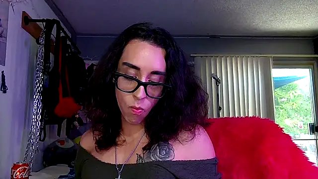 Snapshot of xoFrankie chatting on September 2025 10:06:01 PM xoFrankie online show from September 2025 10:06:01 PM