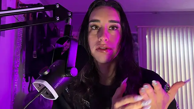 xoFrankie online show from April 2026 07:28:02 PM