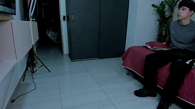 mrhot night online show from January 2026 02:07:01 AM