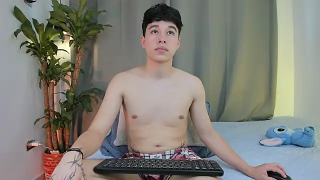 mrhot night online show from May 2026 12:25:01 PM