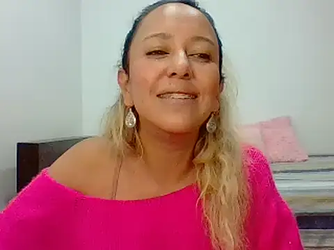 leah susman online show from October 2025 01:48:01 AM
