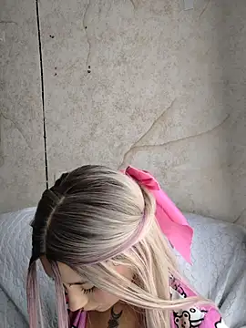 Ella rr online show from April 2026 06:00:01 PM