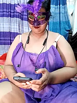 Snapshot of Tanisha-Chy chatting on May 2026 06:22:02 PM Tanisha-Chy online show from May 2026 06:22:02 PM