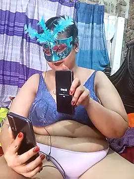 Snapshot of Tanisha-Chy chatting on May 2026 05:43:04 PM Tanisha-Chy online show from May 2026 05:43:04 PM