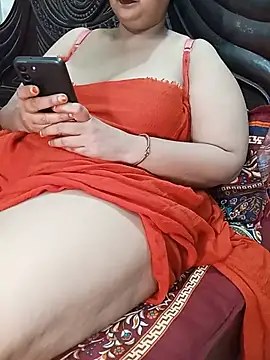 Snapshot of Tanisha-Chy chatting on June 2026 05:43:02 PM Tanisha-Chy online show from June 2026 05:43:02 PM
