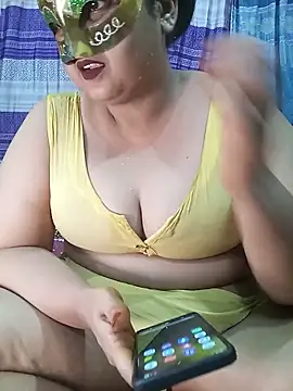 Snapshot of Tanisha-Chy chatting on May 2026 06:18:01 PM Tanisha-Chy online show from May 2026 06:18:01 PM
