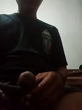 Arya85 online show from December 2025 01:17:02 PM