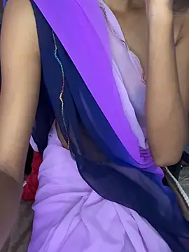 Snapshot of _Sanam_ chatting on September 2025 01:39:01 AM Sanam online show from September 2025 01:39:01 AM