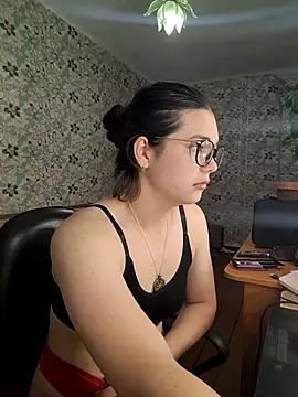 Albi Glow online show from October 2025 02:56:01 AM