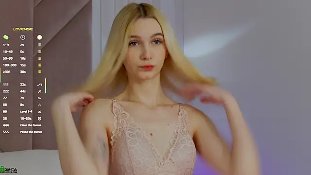 SaraHearts online show from October 2025 01:39:01 AM