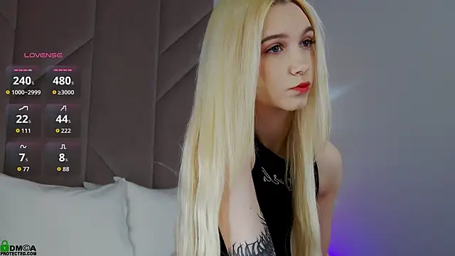 SaraHearts online show from November 2025 01:42:01 AM