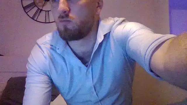 Snapshot of Keviios chatting on October 2025 09:35:02 PM Keviios online show from October 2025 09:35:02 PM