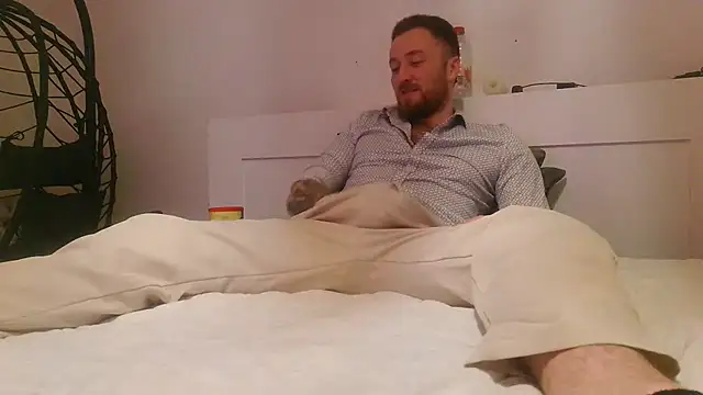 Snapshot of Keviios chatting on November 2025 11:04:01 AM Keviios online show from November 2025 11:04:01 AM