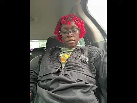 CinnaCakesss online show from May 2026 11:54:01 PM