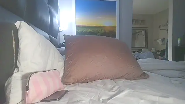 CinnaCakesss online show from February 2026 02:50:01 PM