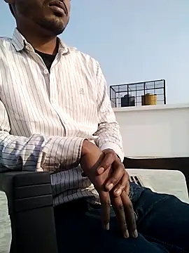 YourTarzan online show from December 2025 09:41:01 AM