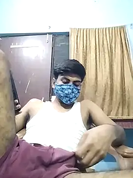 Snapshot of YourTarzan chatting on September 2025 06:58:02 PM YourTarzan online show from September 2025 06:58:02 PM