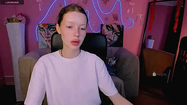 Snapshot of khloebeauty chatting on June 2026 05:52:01 AM khloebeauty online show from June 2026 05:52:01 AM