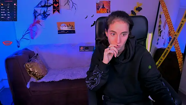 Snapshot of khloebeauty chatting on November 2025 08:45:02 PM khloebeauty online show from November 2025 08:45:02 PM