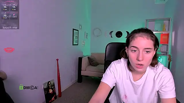 Snapshot of khloebeauty chatting on December 2025 08:19:01 PM khloebeauty online show from December 2025 08:19:01 PM