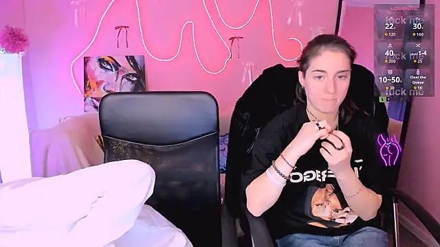 khloebeauty online show from April 2026 07:08:02 PM