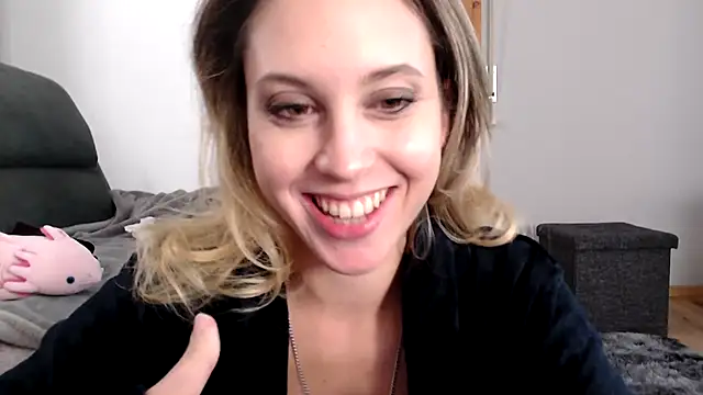 L Sofia online show from November 2025 05:19:02 PM