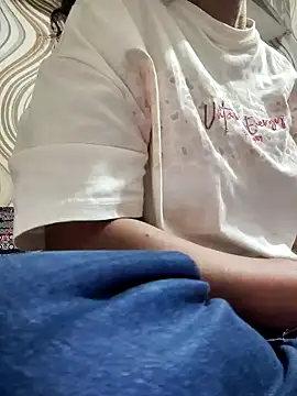 Snapshot of meenu_bhabhi547 chatting on October 2025 04:02:01 AM meenu bhabhi547 online show from October 2025 04:02:01 AM