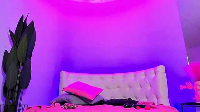 Snapshot of JessicaSky_ chatting on November 2025 07:02:02 PM JessicaSky online show from November 2025 07:02:02 PM