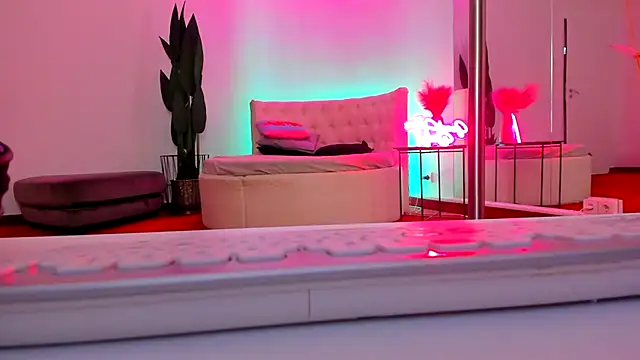 Snapshot of JessicaSky_ chatting on November 2025 08:24:02 PM JessicaSky online show from November 2025 08:24:02 PM